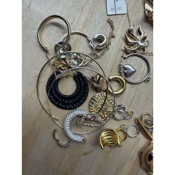 Box Of Nordstrom Jewelry Misc Pieces No Matches Gold Silver - Picture 2 of 5